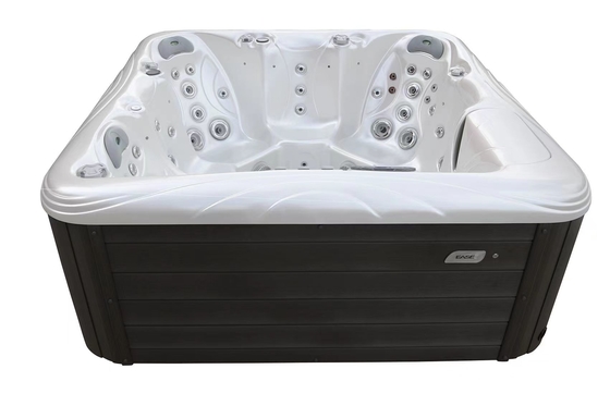 Spa Koleksiyonunuzu 6 kişilik sıcak küvet ve spa havuzu ile yükseltin