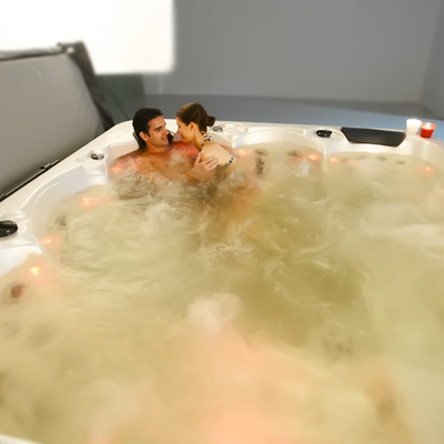 Akrilik Masaj Terapisi Sıcak Havuz Spa Jakuzi Havuzu Açık Hava Rahatlaması 5 kişilik